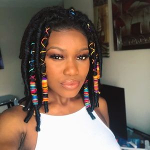 Meet your Posher, Vivian